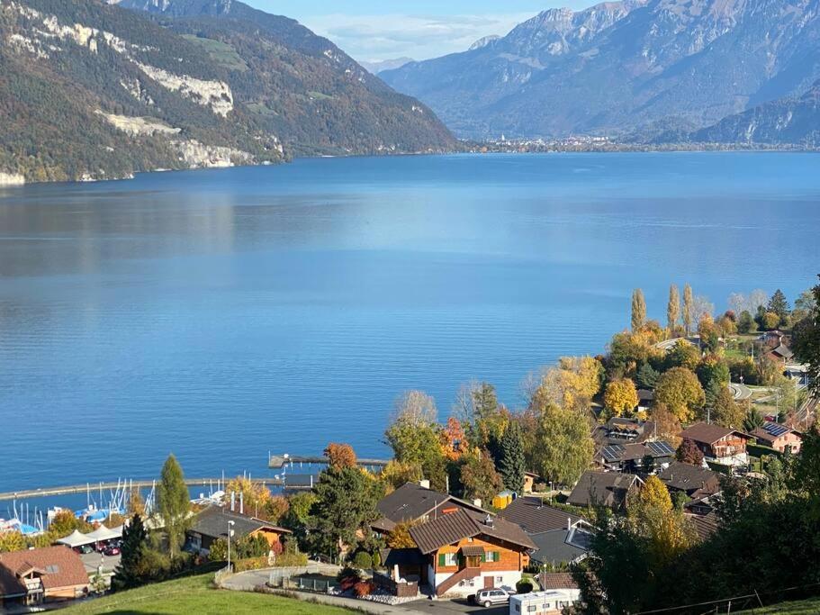 Herrlicher Blick Auf Berge Und See Faulensee Dış mekan fotoğraf